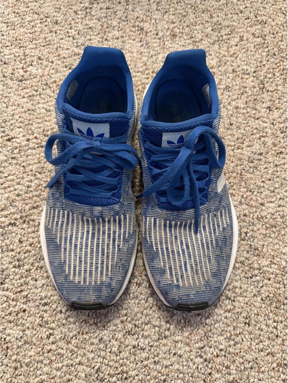 Adidas Swift Run light fabric running sneakers
